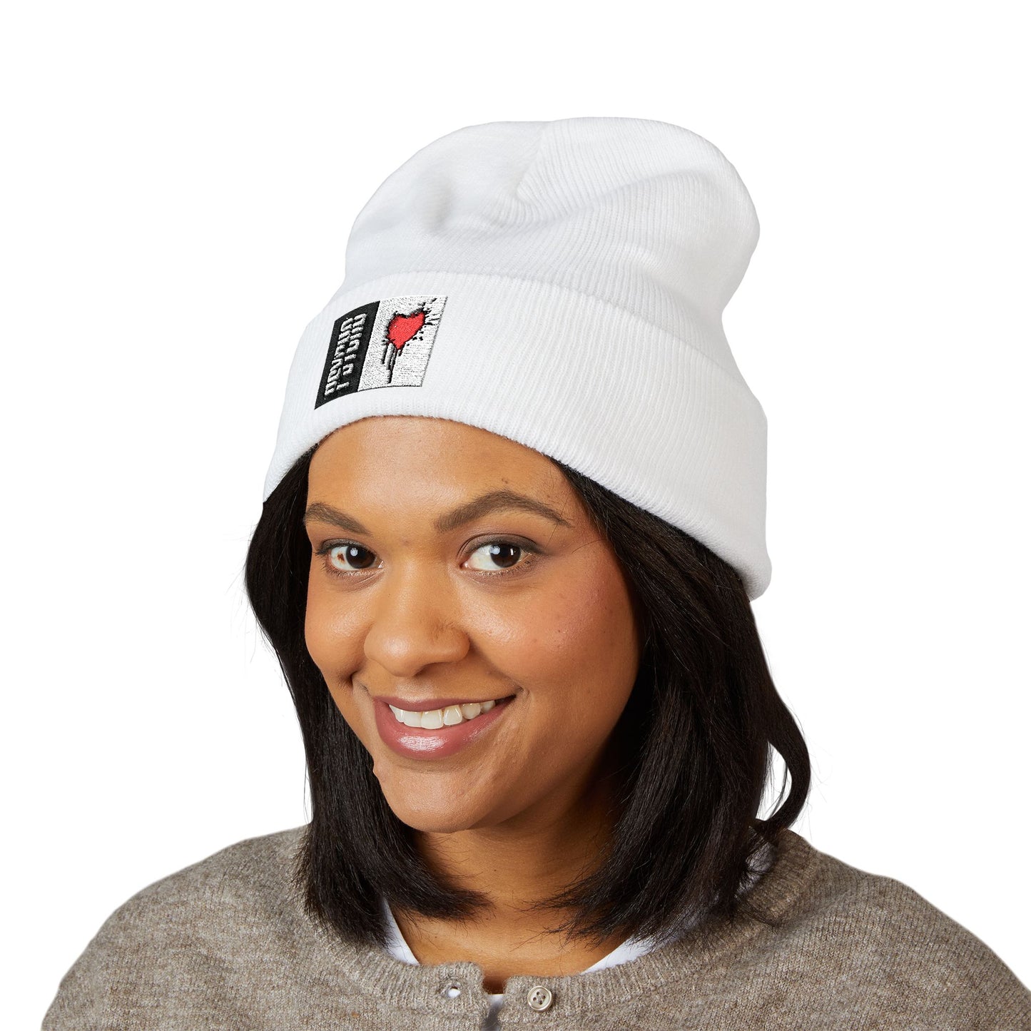 Embroidered Cuffed Beanie with Heart Design - Cozy Winter Accessory, Perfect Gift for Friends, Unisex Hat, Streetwear Fashion