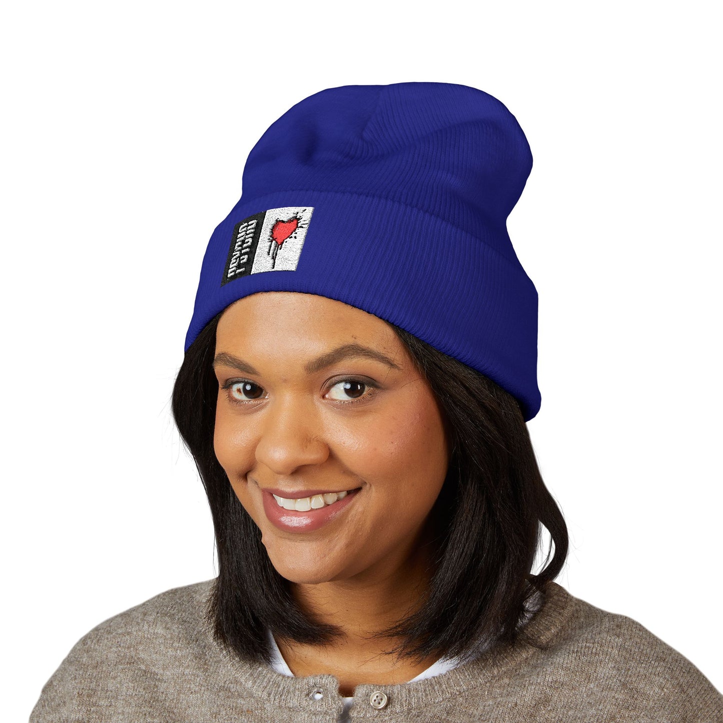 Embroidered Cuffed Beanie with Heart Design - Cozy Winter Accessory, Perfect Gift for Friends, Unisex Hat, Streetwear Fashion